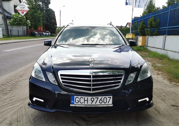 Mercedes-Benz Klasa E cena 44900 przebieg: 280000, rok produkcji 2010 z Czersk małe 254